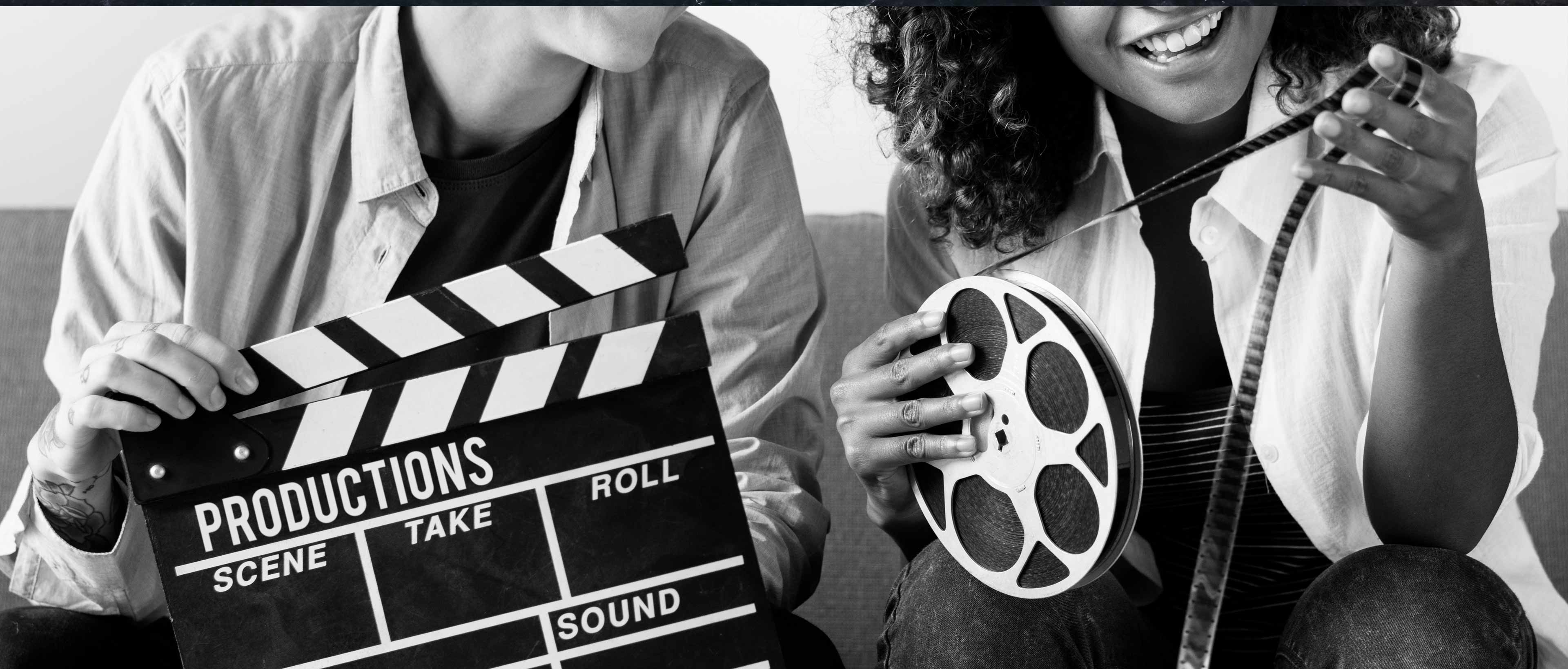 Jeunes avec bobine de film