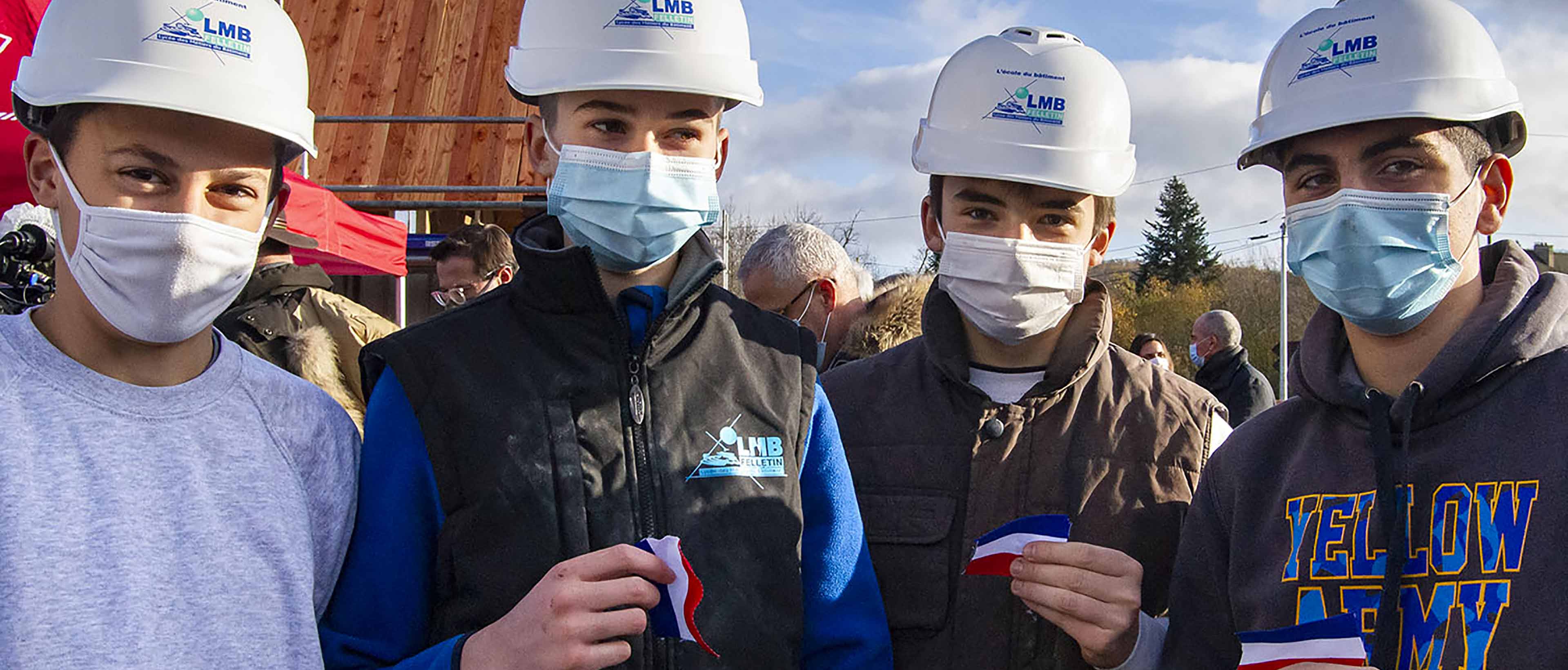 Photos d'apprentis ayant réalisé la maquette