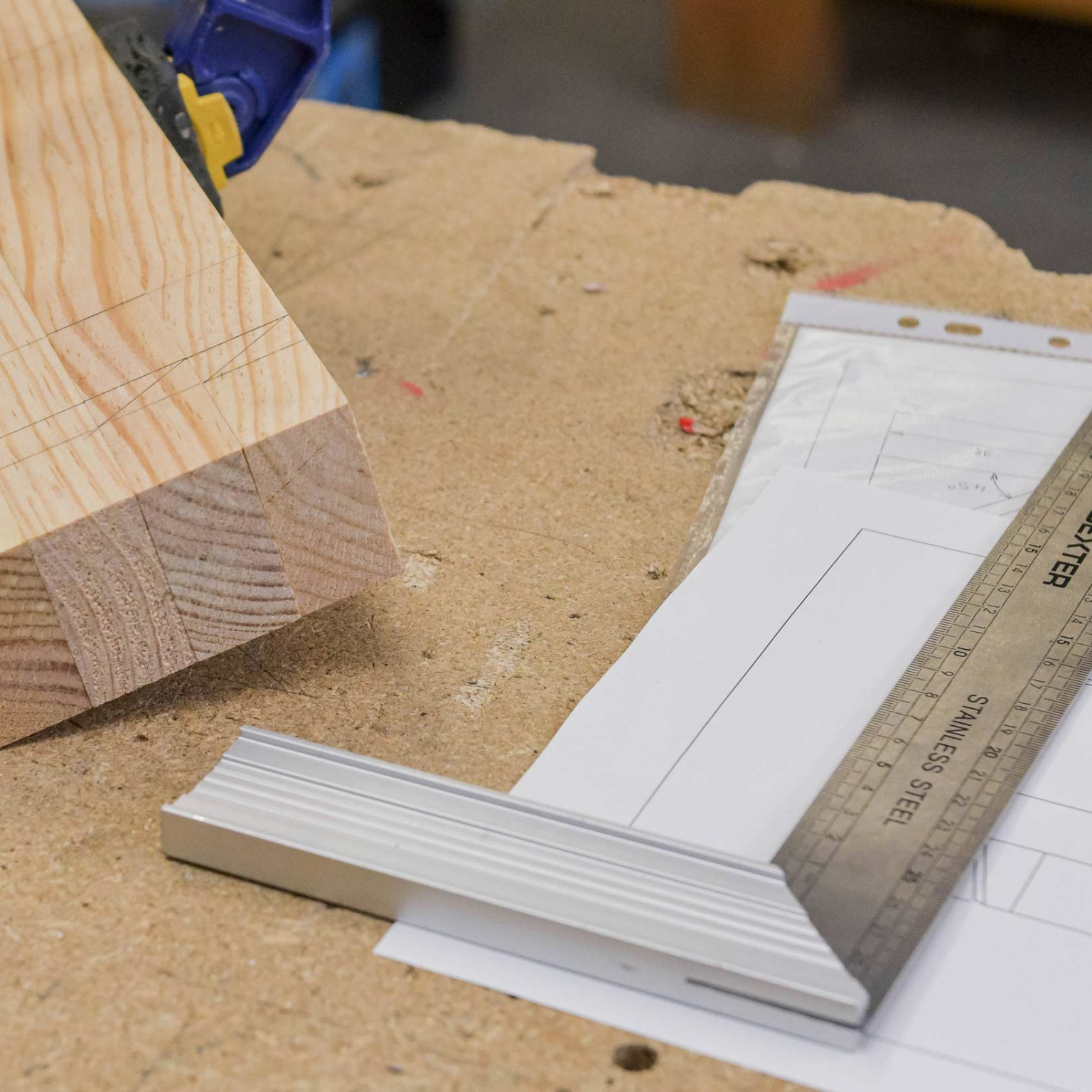 Photo d'outils de menuiserie