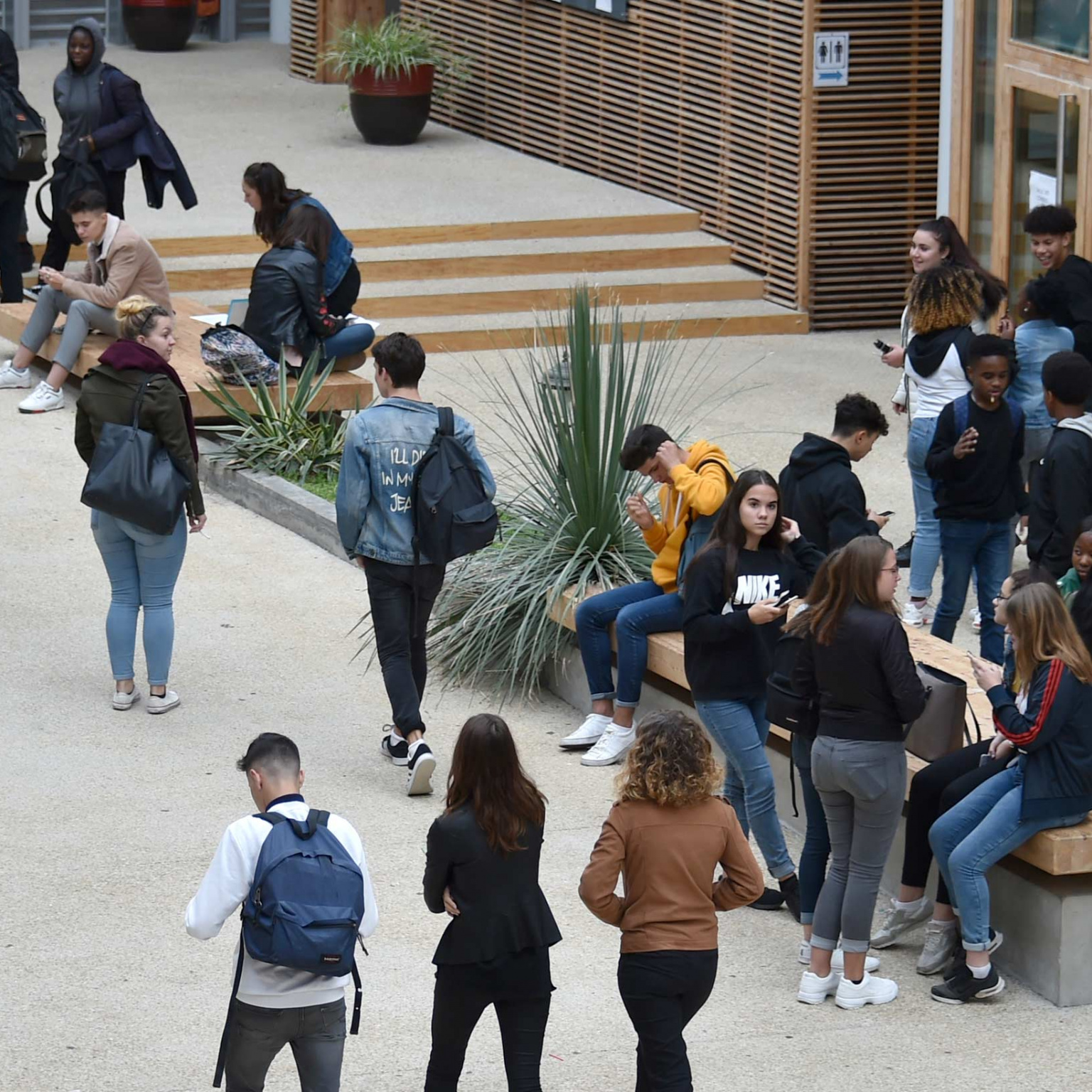 Photo de la cour du Lycée Kyoto