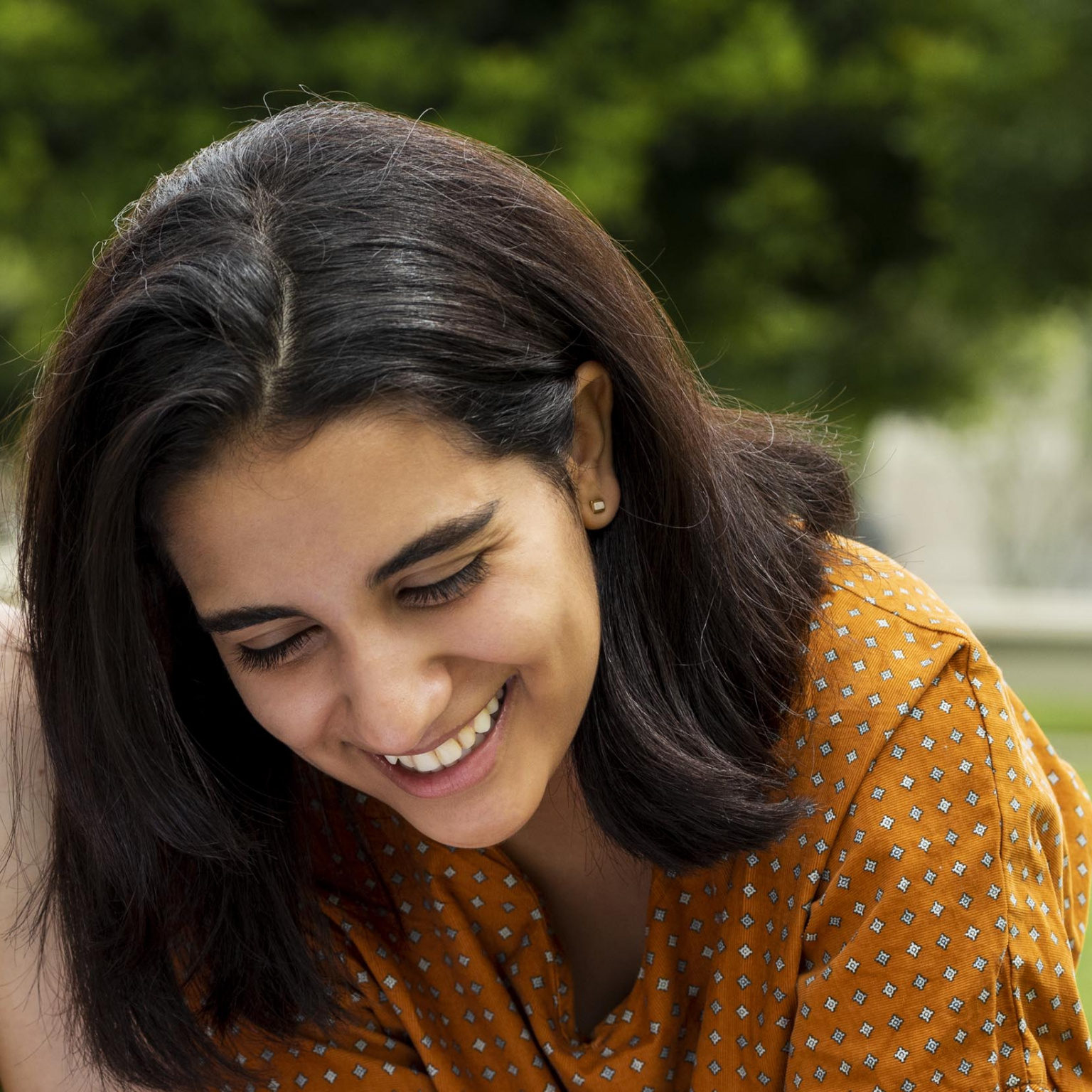 photo de lycéennes souriantes