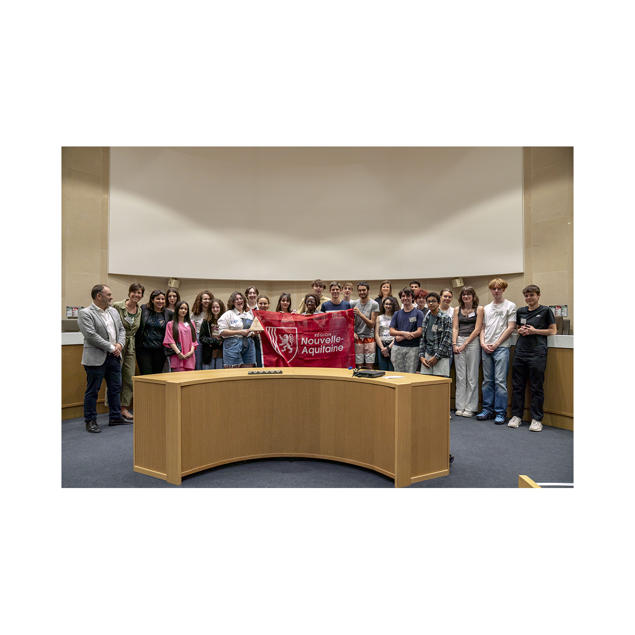 Remise du drapeau mini entreprise 7 juin 2022