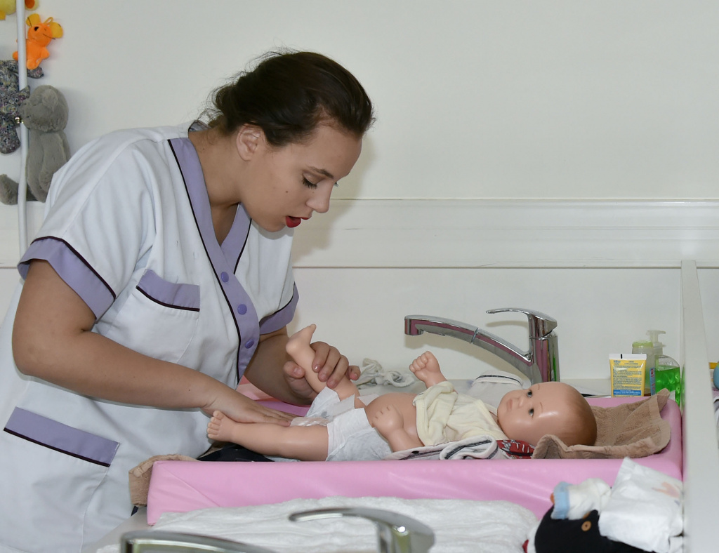 Prendre soin - auxiliaires puériculture