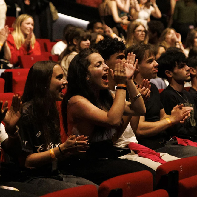 Premiers pas sur scène lors des Ateliers du Nouveau Festival